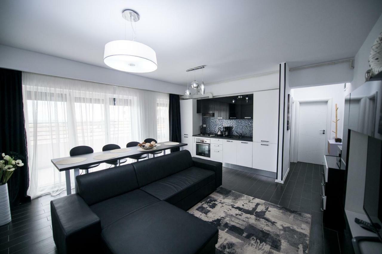 Apartel Black & White Navodari Exterior photo