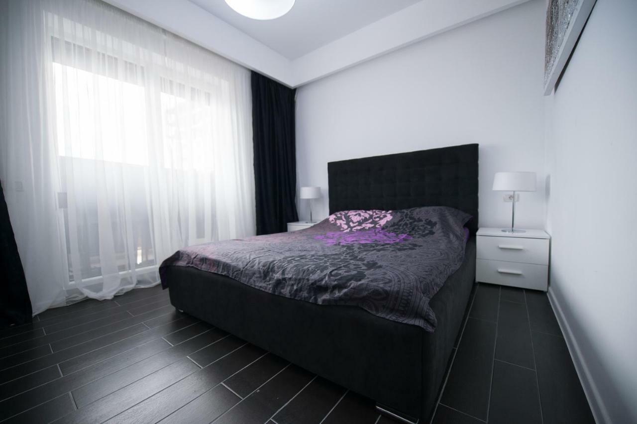 Apartel Black & White Navodari Exterior photo
