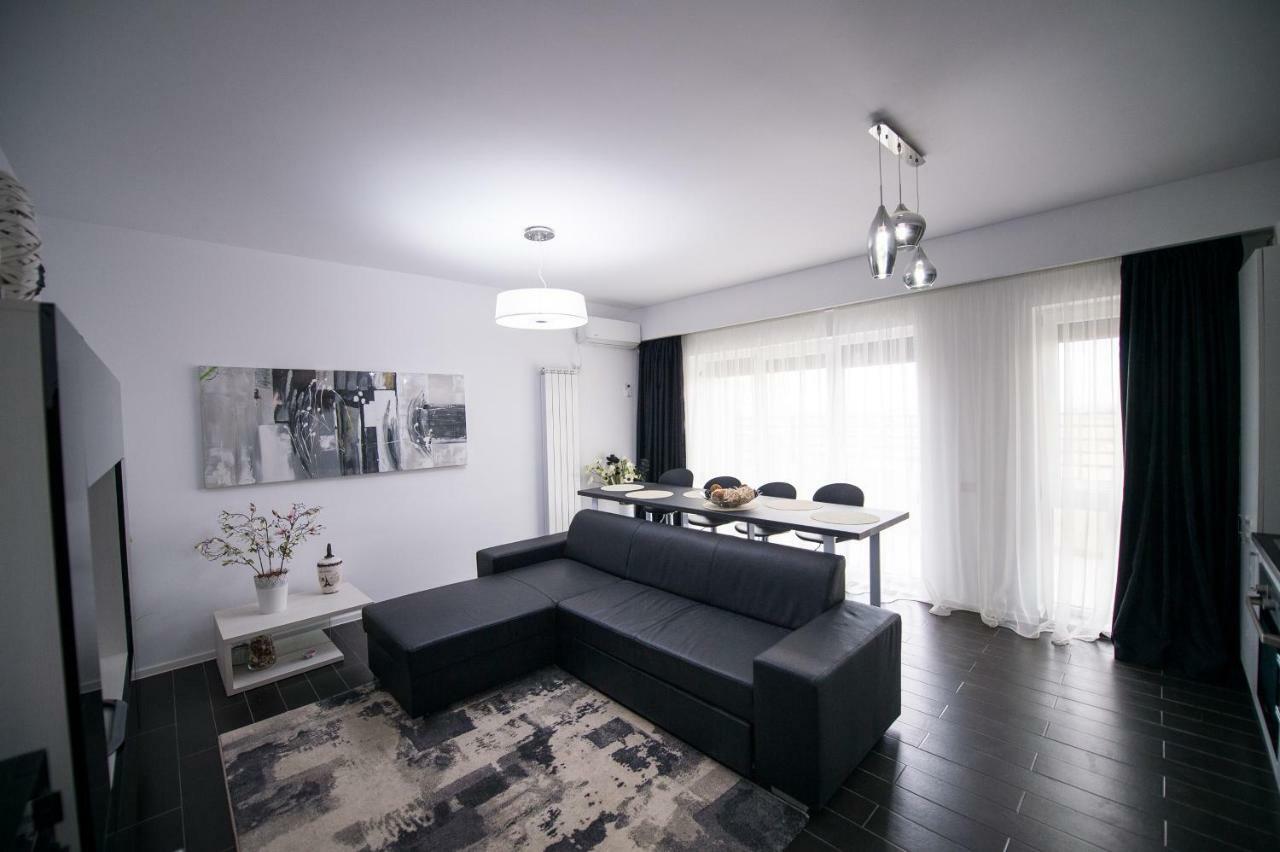 Apartel Black & White Navodari Exterior photo